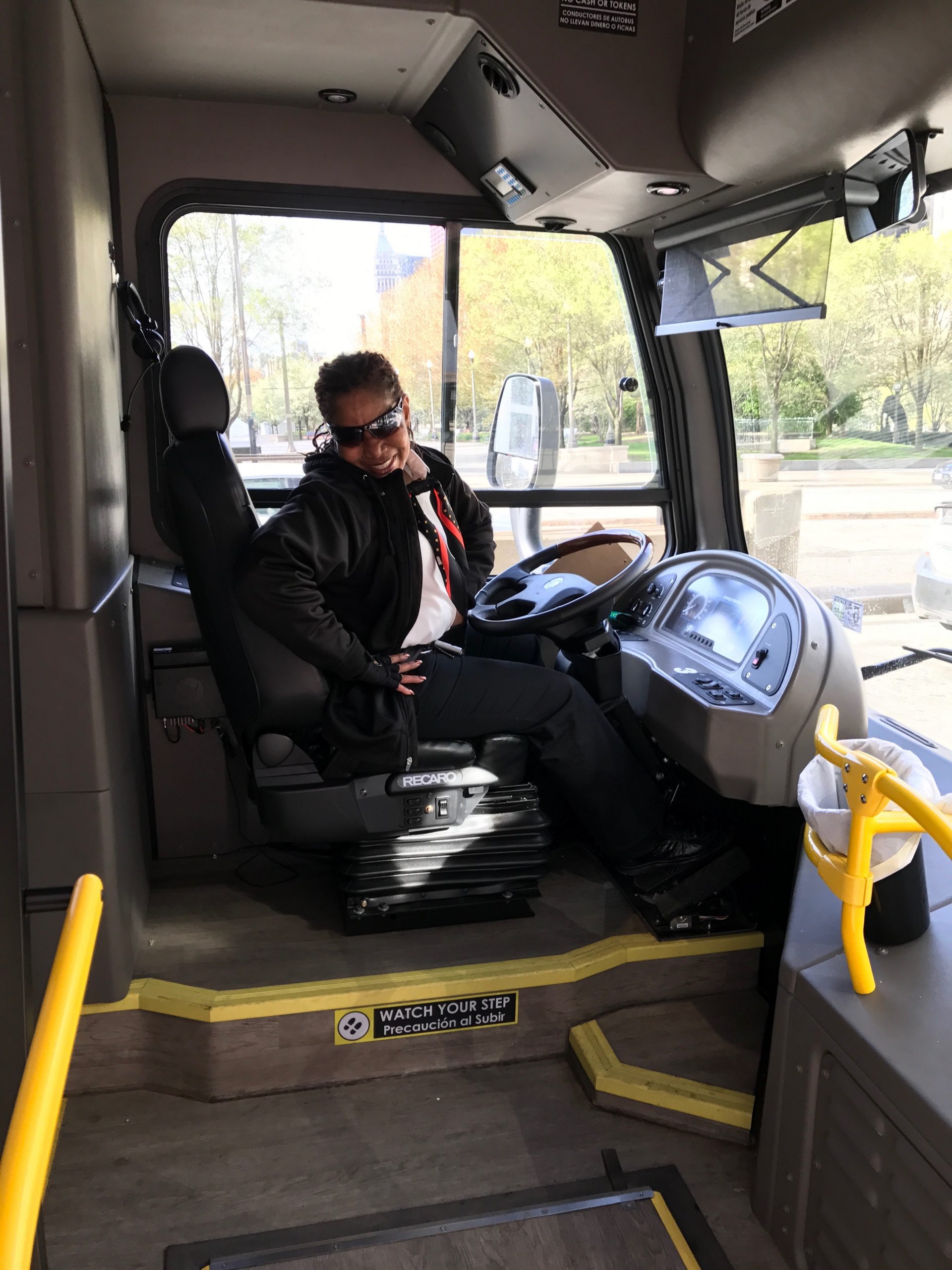 Local 727 and Standard Parking Ratify New 5-Year Contract for Shuttle Bus Drivers